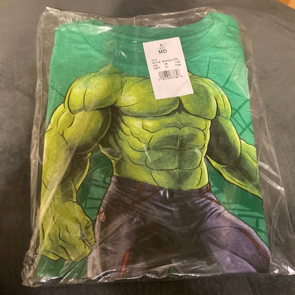 Green Incredible Hulk marvel t-shirt size kids medium new with tags